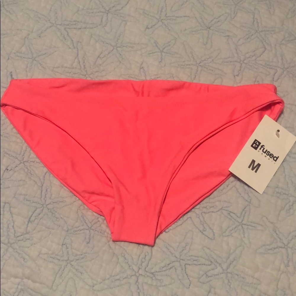 NWT Fused Hawaii coral hapuna bottoms